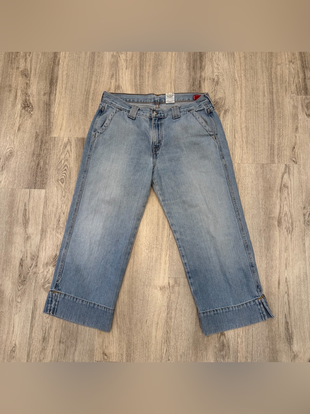 Levi’s Outback Light Wash Denim Capri Jeans 100% Cotton Size 10